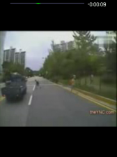 anak kecil melintas jalan.3gp